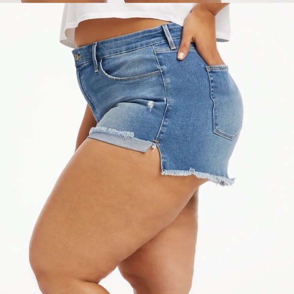 Good American Good Curve Short size 18 - Picture 2 of 13